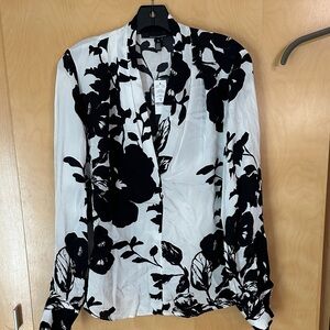 White House Black Market Black & White Floral Pullover-style Shirt